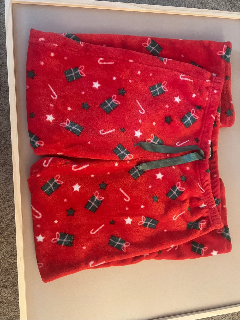Women's Red Holiday Fleece Pajama Pants with Gift Print